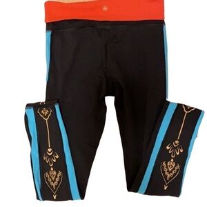 Gaiam Yoga Leggings/pants W’s Small with heel cut outs